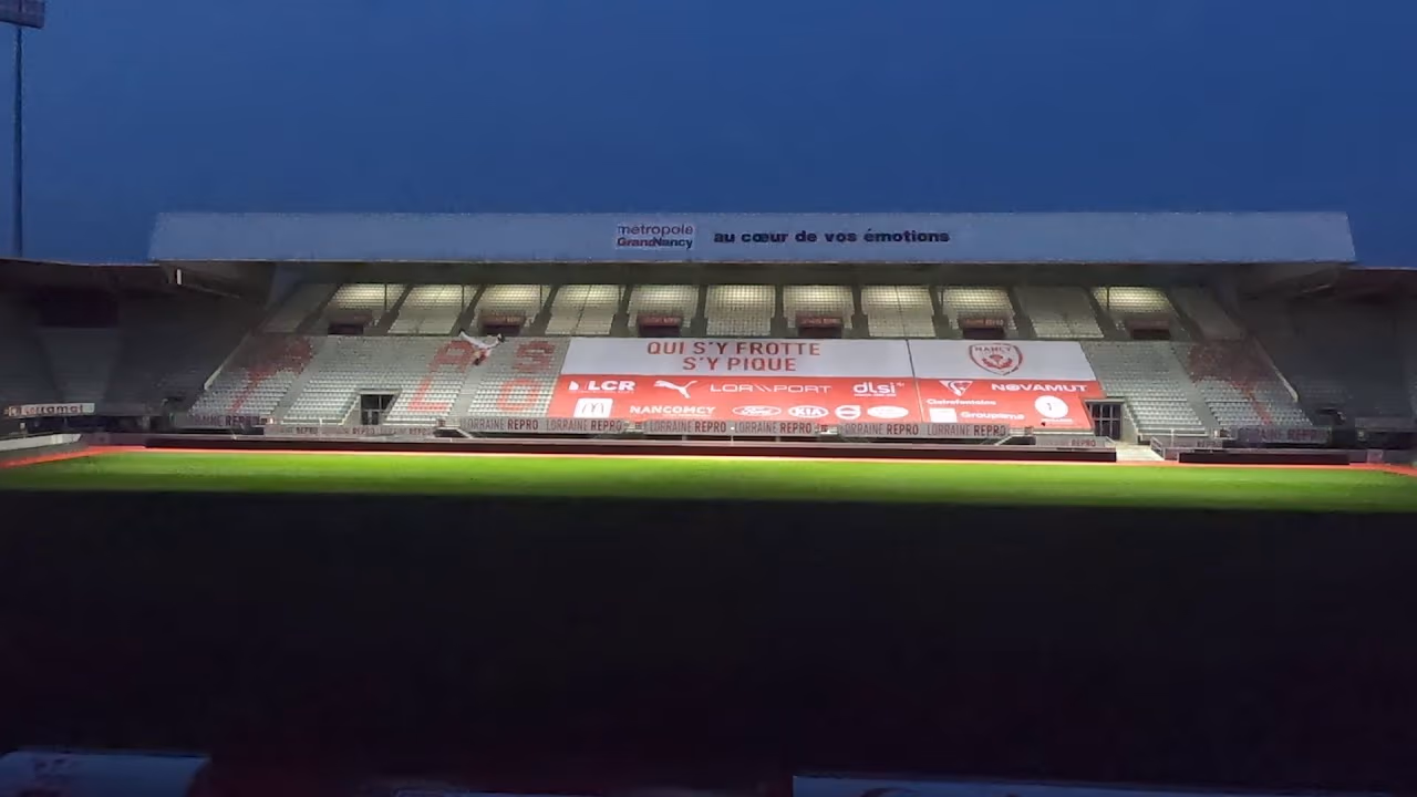 Nakara Sport, fabricant de tifos et d'habillage grand format — vidéo