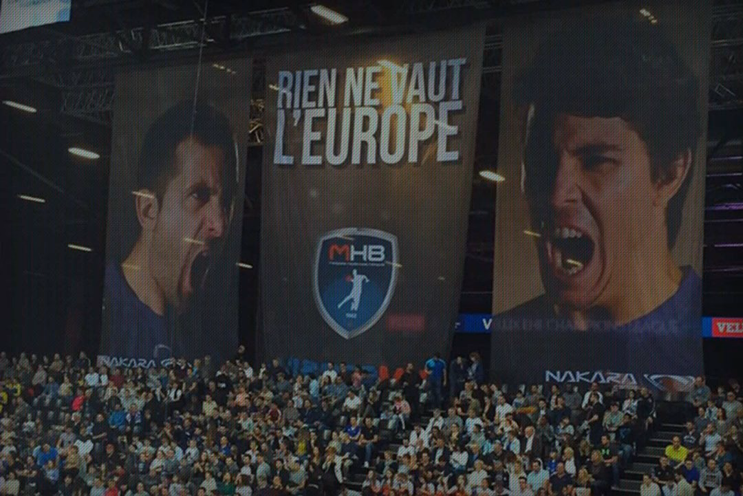 Tifo géant déployé par Nakara Sport dans une arène (Montpellier)