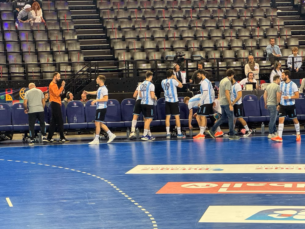 Banc de touche NU-SEAT aux couleurs de la FFHandball