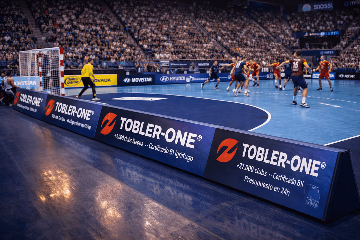 Panneaux publicitaires de bord de terrain déployés lors d’un match de handball | Nakara Sport